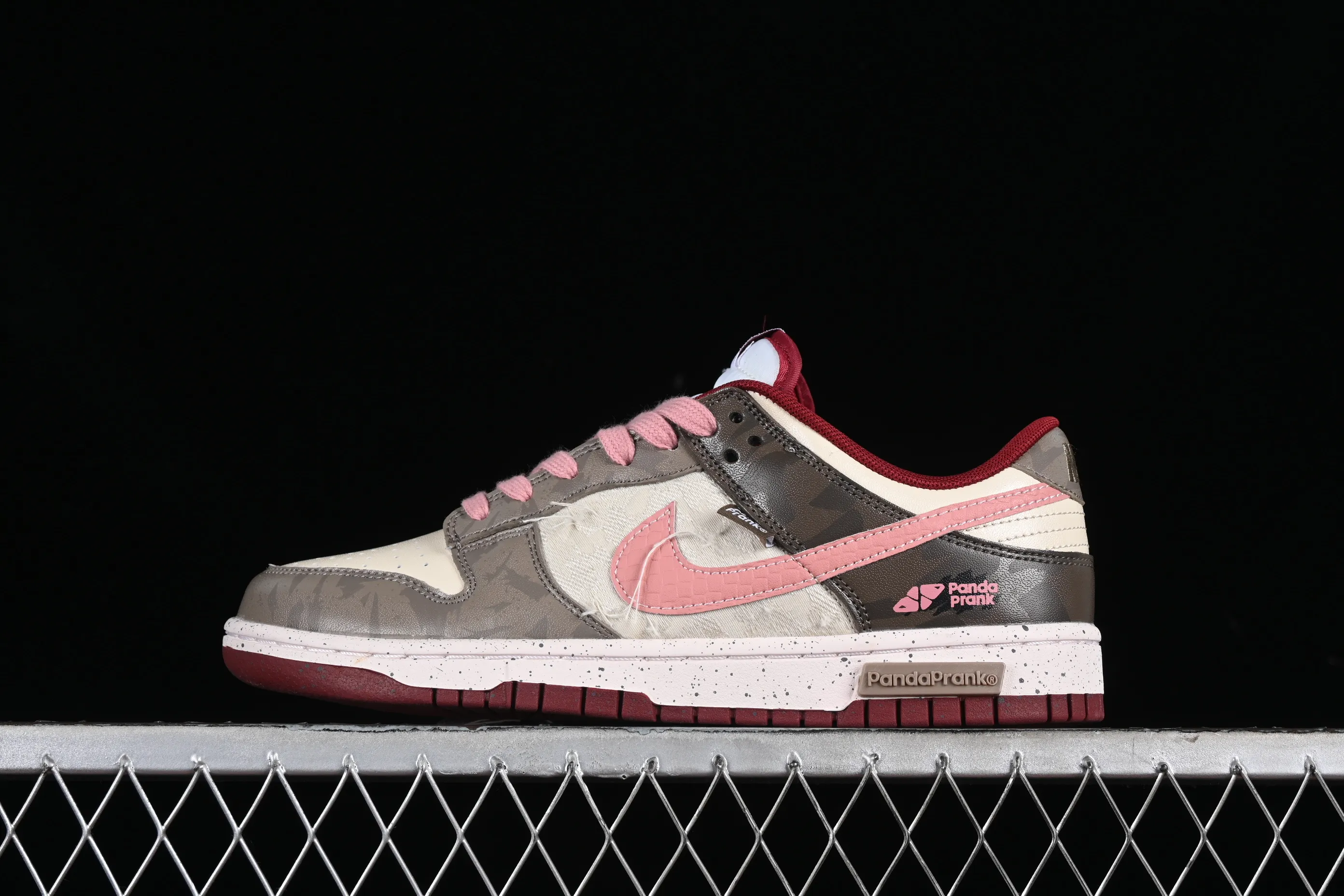 All categories Nk SB Dunk series Nk SB Dunk Low low-top sneakers Nk Dunk Retro Panda Prank Pioneer Knight-Dust SB strap low-top casual sneakers DD1391-601